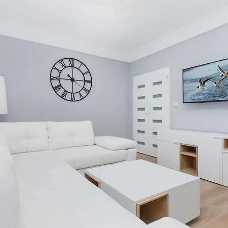 펜션 Holiday House Posejdon By Renters Prestige 쿠크제보